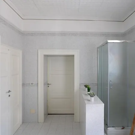 Roversi Villa *