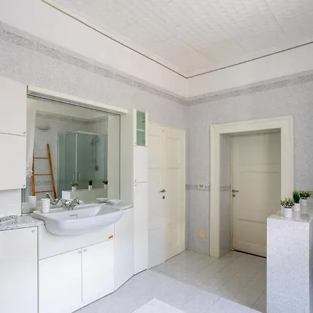 Villa Roversi *